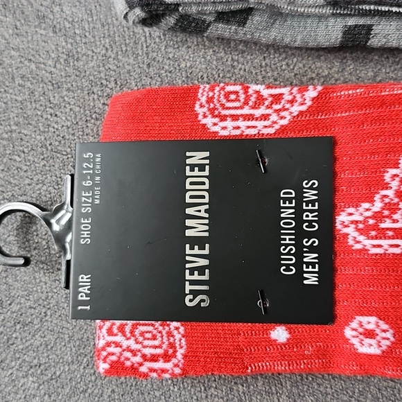 NWT Set Of 2 Pairs Socks Steve Madden Cushioned Crew Socks Paisley Geometric - Picture 2 of 6